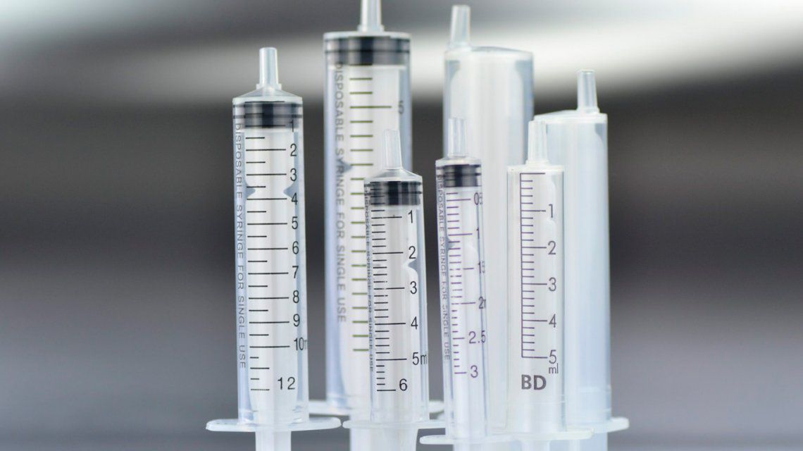 El Gobierno comprará 20 millones de jeringas para la vacuna contra el coronavirus