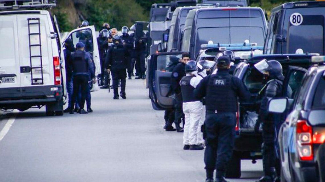 Villa Mascardi: la policía desaloja un predio tomado por mapuches