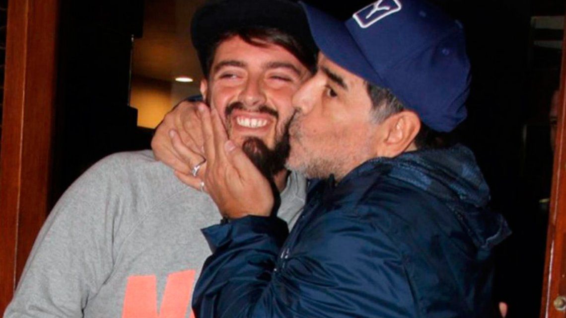 Diego Jr. vendría este fin de semana a despedirse de Diego Maradona