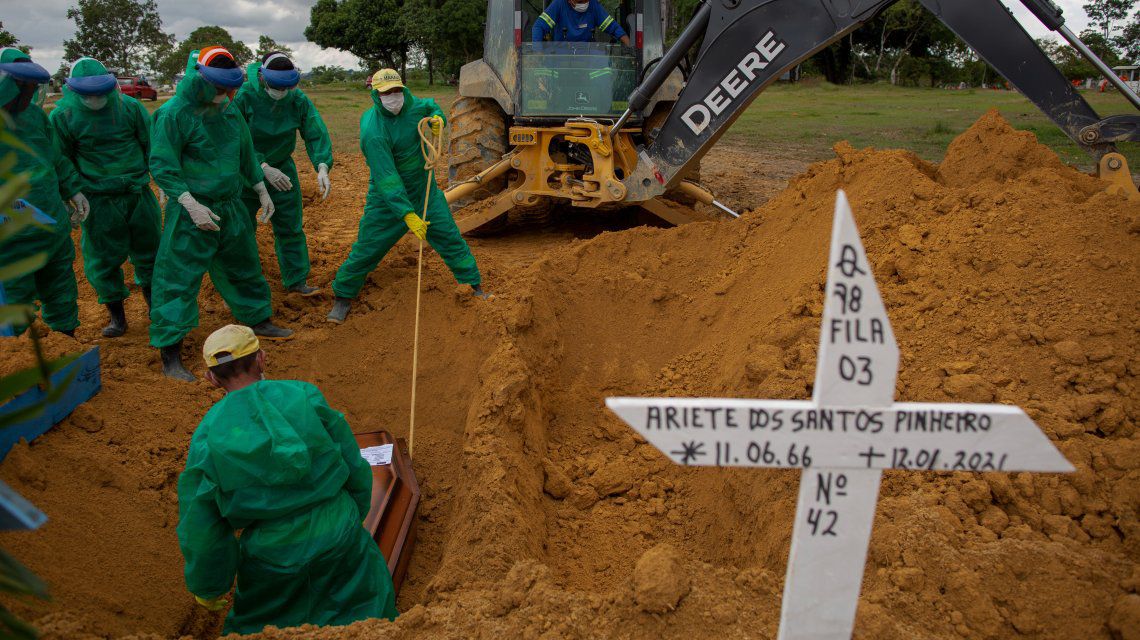 Ola de muertos en Manaos (Brasil) por falta de tubos de oxígeno
