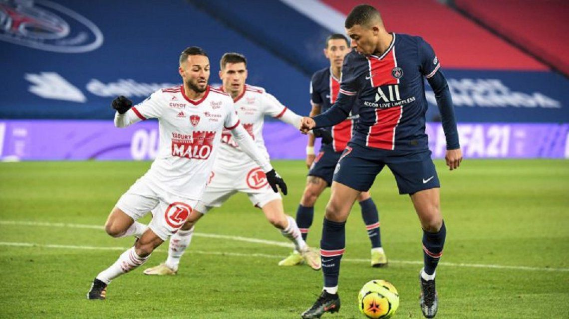 PSG venció al Brest: Mbappé hizo una rabona que fue viral