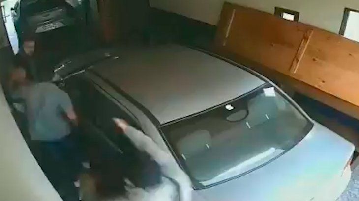 La Plata: ladrones le sacaron a un hombre de los brazos a su bebé para entrar a su casa