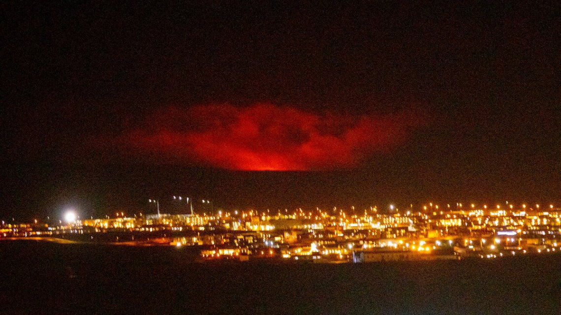 Alarma mundial: tras mil terremotos en una semana, entró en erupción un volcán en Islandia
