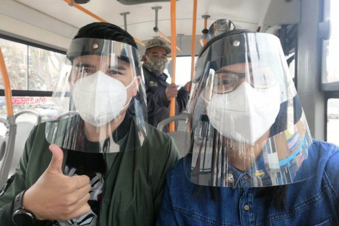 Perú: además de barbijo, obligan a usar la máscara transparente