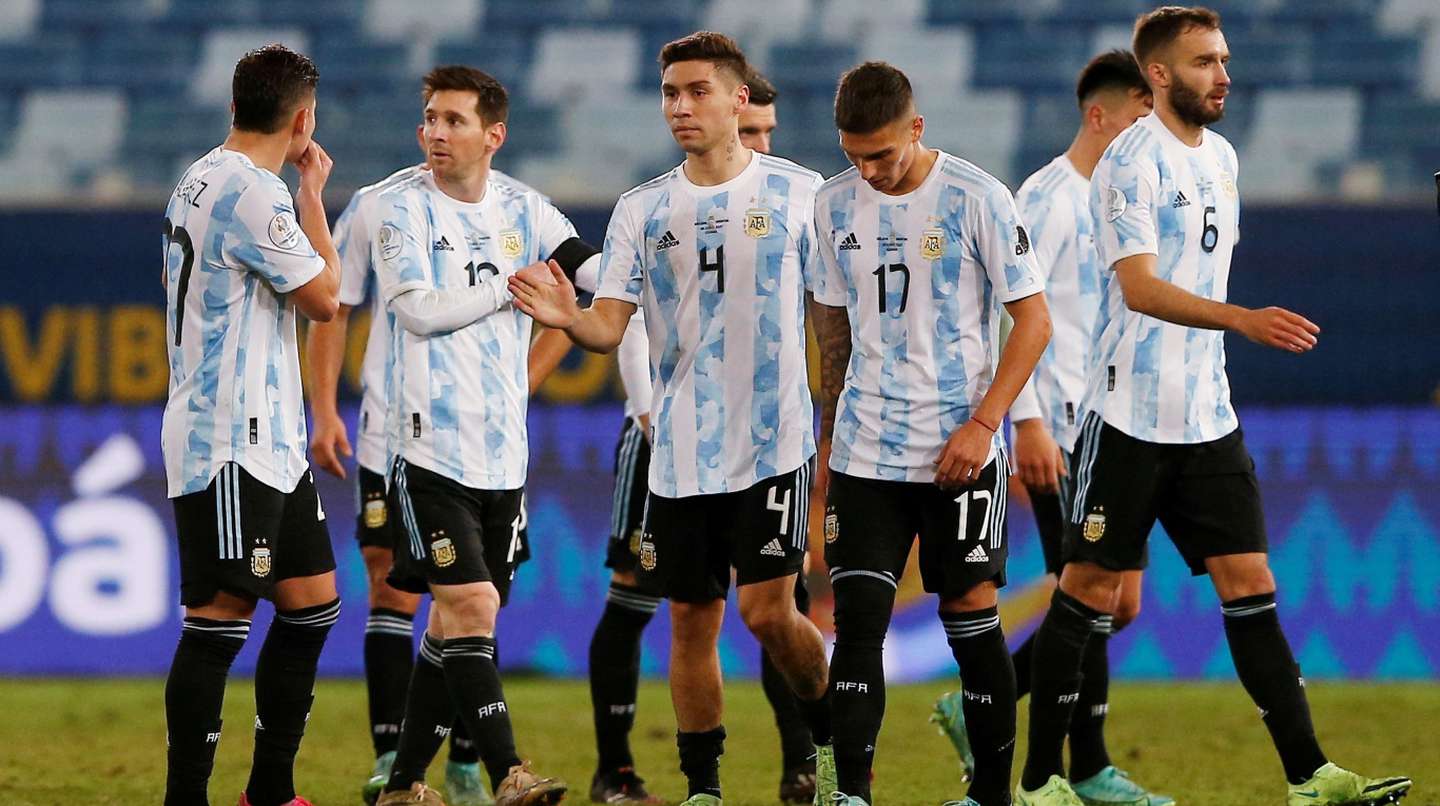 Dudas y certezas en la Selección argentina: el equipo que analiza Scaloni para el partido con Ecuador