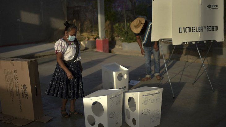 México: tiraron restos humanos en tres centros electorales