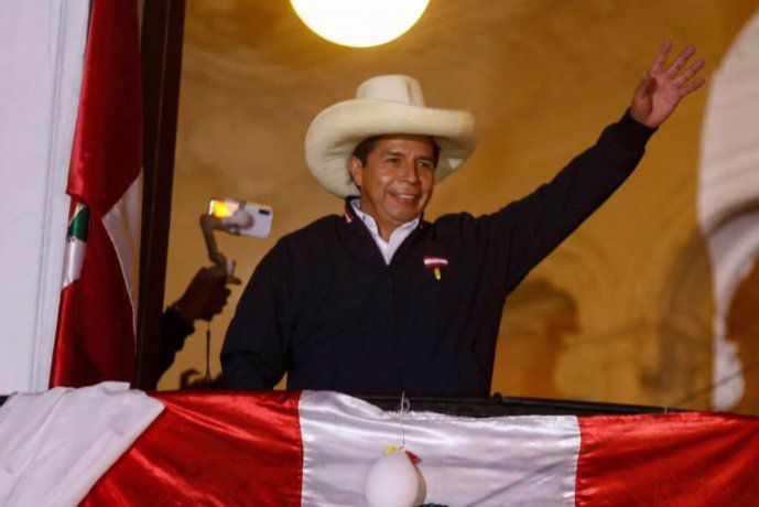 Pedro Castillo fue proclamado como presidente de Perú: «Será un gobierno en el que nadie se quedará atrás»