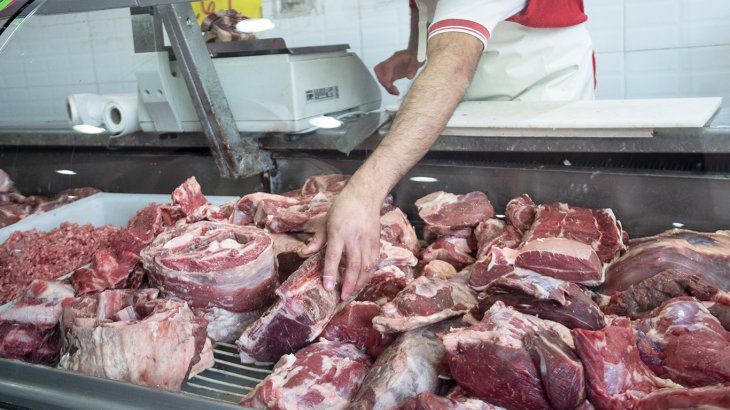 Alberto Fernández destacó que la carne bajó tras las restricciones impuestas a las exportaciones