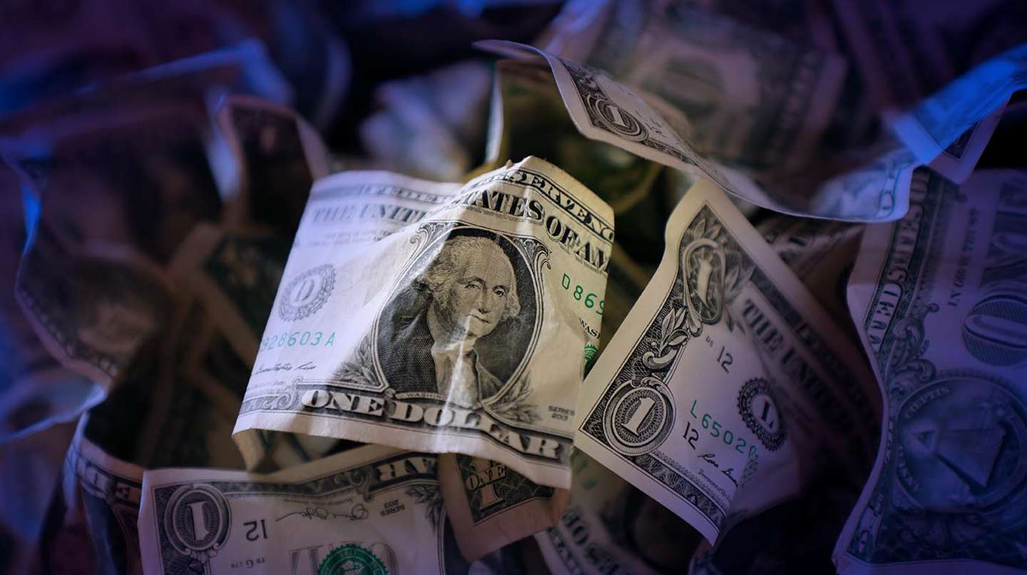 El dólar blue termina el año con precio récord y las reservas no repuntan