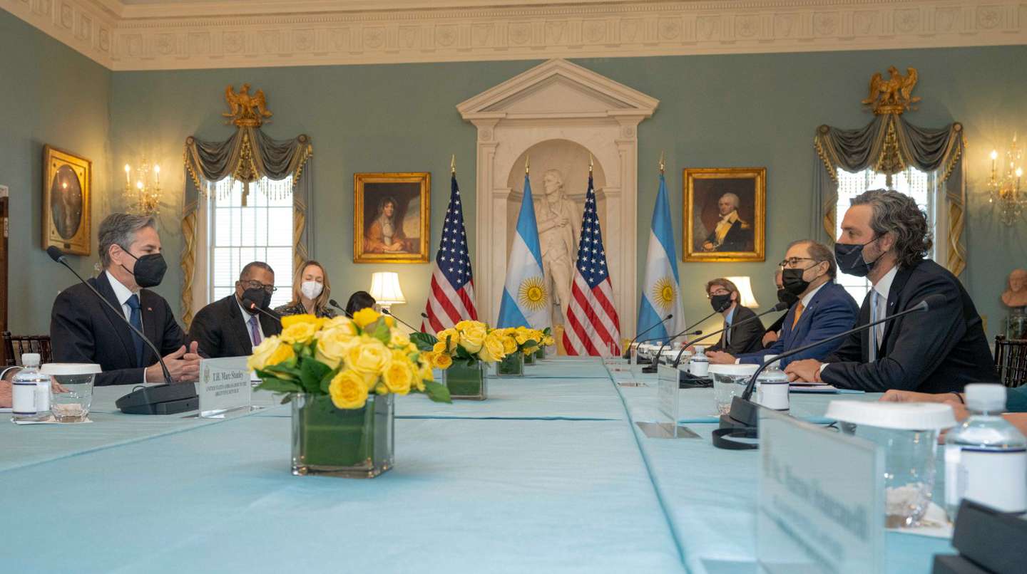 Un funcionario de Joe Biden: “Deseamos apoyar a que la Argentina llegue a un acuerdo con el FMI”