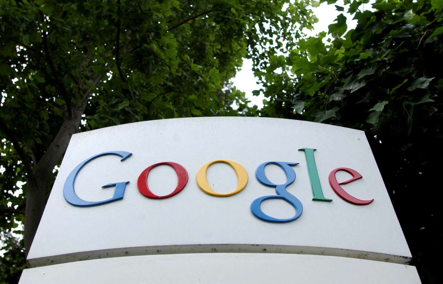 Acusan a Google de ejercer prácticas engañosas para obtener la ubicación de los usuarios