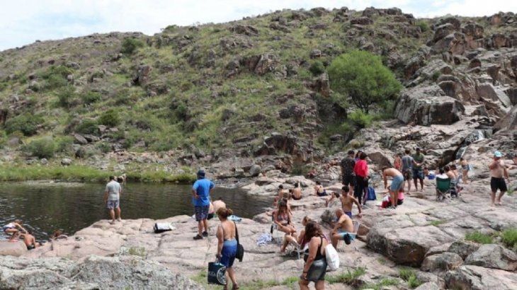 Domingo trágico en Córdoba: murieron dos turistas ahogados