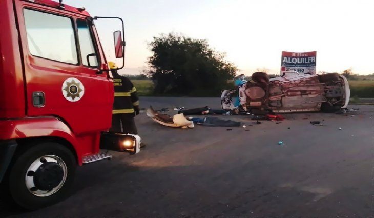 Tragedia en la autopista Rosario-Santa Fe: tres muertos por el vuelco de un auto