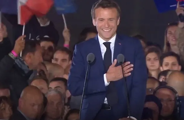 Emmanuel Macron admitió el voto anti Le Pen y prometió que será «el presidente de todos»