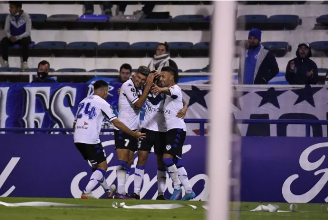 Vélez Sarsfield empató con Bragantino de local y sigue sin ganar en la Copa Libertadores