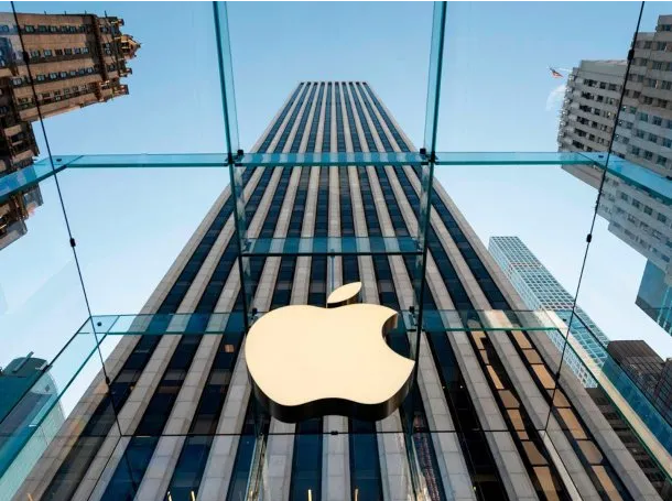 Las acciones de Apple se desplomaron y dejó de ser la empresa más valiosa del mundo: quién le ganó