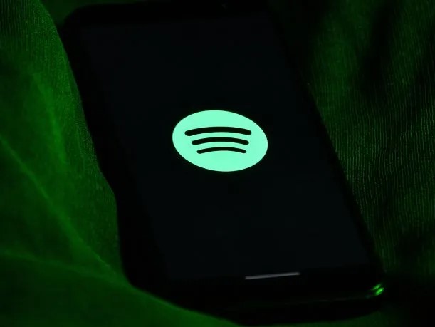 Spotify va por todo y ahora sumará a los audiolibros