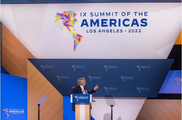 El reclamo de Alberto Fernández a la Cumbre de las Américas por no incluir a las Malvinas en el logo