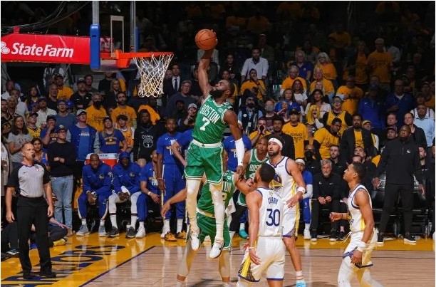 Finales de la NBA: Boston Celtics sorprendió y venció de visitante a Golden State en el primer juego