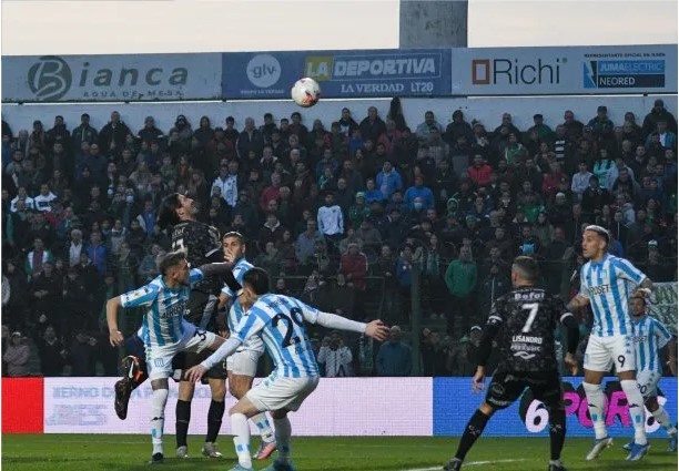 Racing y Sarmiento igualaron 1-1 en Junín por la Liga Profesional de Fútbol