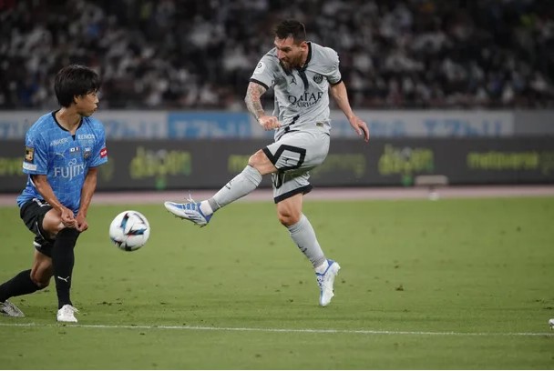 Con un gol de Messi, el PSG le ganó al Kawasaki Frontale de Japón en un amistoso