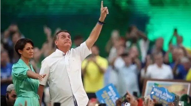 Bolsonaro irá al primer debate presidencial y esperan a Lula