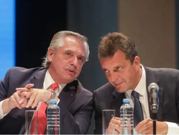 Alberto Fernández le toma juramento a Sergio Massa como superministro