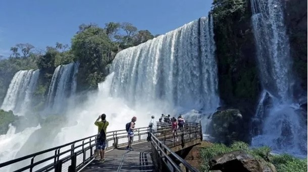 Encontraron un cuerpo en Foz de Iguazú: investigan si es el hombre que se cayó en las Cataratas