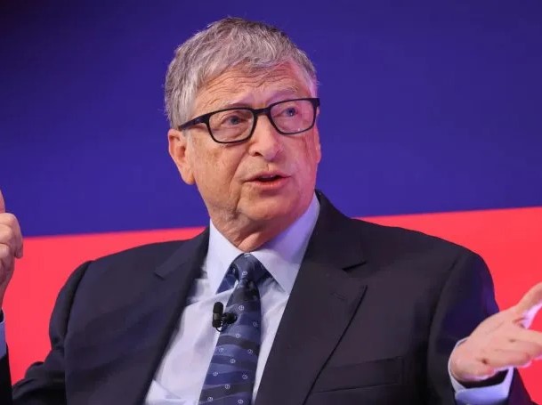 Bill Gates aseguró que los celulares están llegando a su fin: ¿qué los reemplazará?