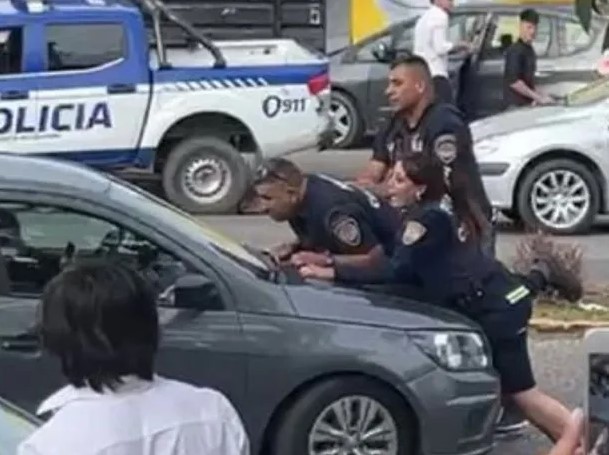 Córdoba: inhabilitan la licencia de conducir del joven que embistió a los policías