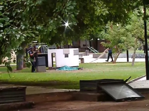 Mendoza: encontraron el cuerpo de un hombre en una plaza