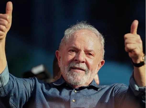 Lula da Silva llega este domingo al país