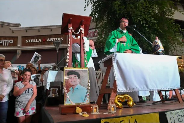 El obispo de Mar del Plata dio una misa donde mataron a Fernando