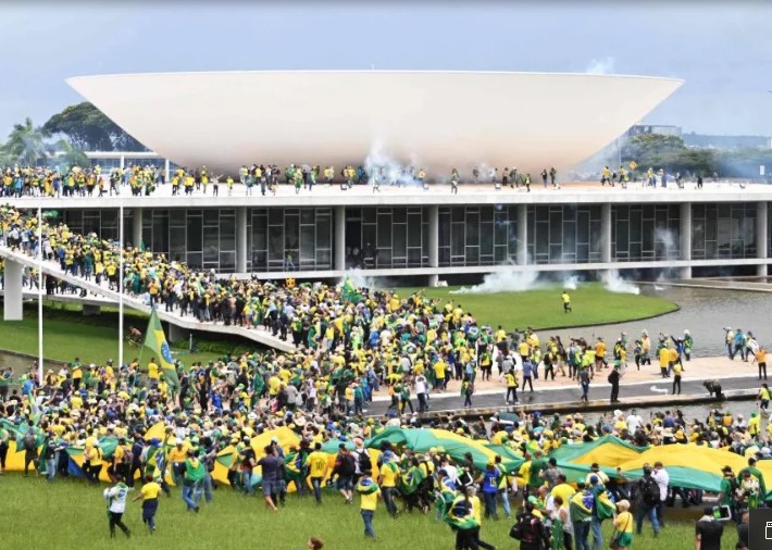 Bolsonaristas encabezaron una violenta jornada golpista en Brasil