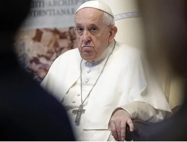 Francisco se reunió en el Vaticano con refugiados ucranianos: «Una guerra es una destrucción»