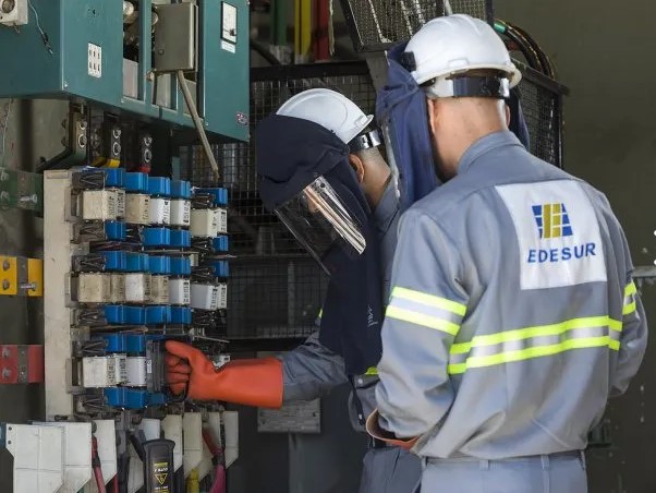 Apagón: Edesur maniobra para restituir el servicio tras explosión de una subestación eléctrica