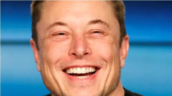 Elon Musk cambió un cartel de Twitter para hacerse el chistoso: “Problema resuelto”