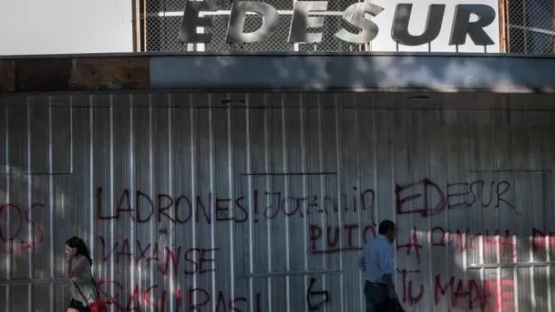 ENRE confirma millonaria multa a Edesur por cortes de luz en febrero