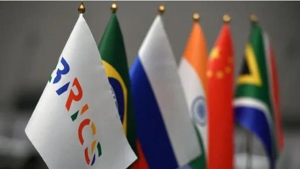 Argentina podría incorporarse al banco de los BRICS