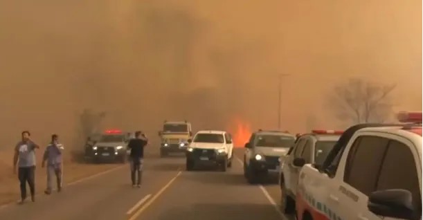 Incendios forestales en Córdoba: bomberos combaten cinco focos y hay varias familias evacuadas