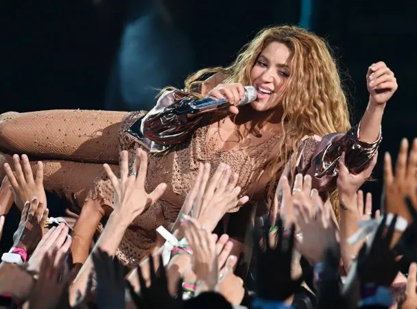 Así fue la presentación de Shakira en los MTV Video Music Awards