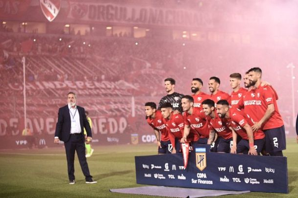 Independiente goleó 3-0 a Barracas y es puntero de la Zona A