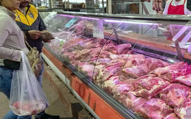 Los precios de la carne y el pan subieron este lunes hasta un 12%