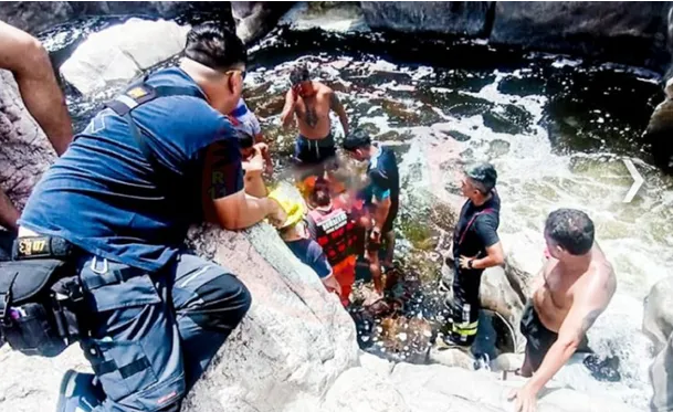 Córdoba: un turista se ahogó en Mina Clavero por buscar una ojota