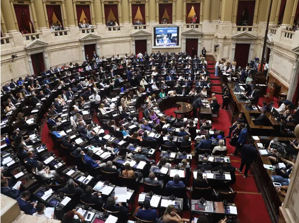 Diputados: el debate de la Ley Ómnibus pasó a un nuevo cuarto intermedio y sigue el viernes