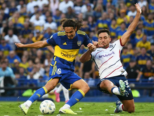 En un partido vibrante, Boca le ganó a San Lorenzo 2-1 y se acomodó