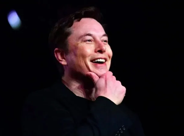 Elon Musk lanzó una campaña para eliminar bots y trolls en X