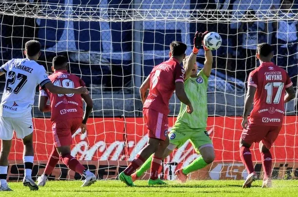 Vélez se impuso por penales ante Argentinos Juniors y es finalista de la Copa de la Liga