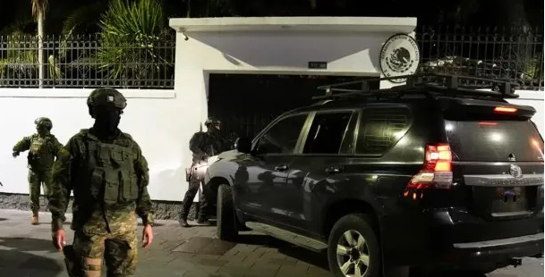 Ecuador invadió la embajada de México en Quito y detuvo al exvicepresidente Jorge Glas