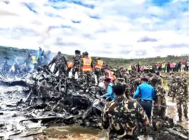 Tragedia en Nepal: se estrelló un avión y murieron todos los pasajeros